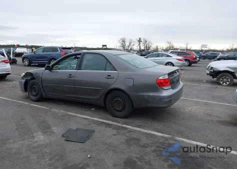 2005 Toyota Camry Std z USA, uszkodzony, nr VIN 4T1BE32KX5U951554
